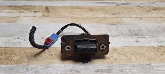 Tailgate opening switch