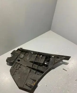 Volvo V70 Front bumper mounting bracket 31265344