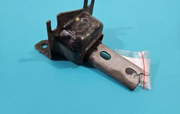 Dacia Sandero Gearbox mounting bracket IMPRK1379286