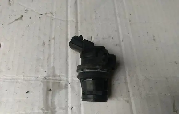 Mazda 3 I Windscreen/windshield washer pump 8603102451