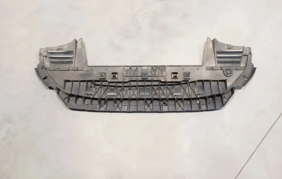 Front bumper skid plate/under tray