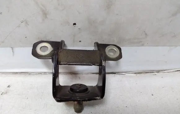 Nissan Juke I F15 Tailgate/trunk/boot hinge