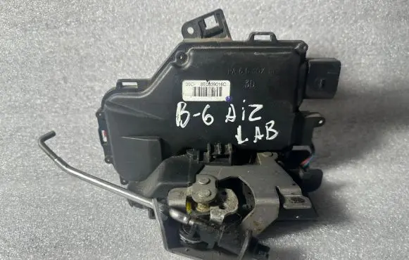 Audi A4 S4 B6 8E 8H Rear door lock 8E0839016C
