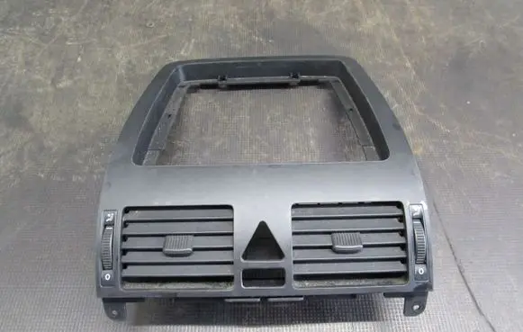 Volkswagen Touran I Dash center air vent grill 1T1819728B