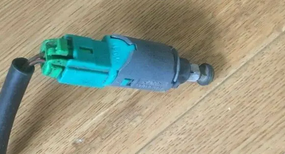 Clutch pedal sensor