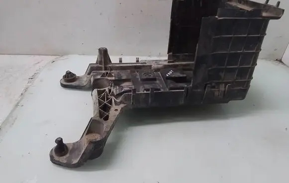 Battery tray