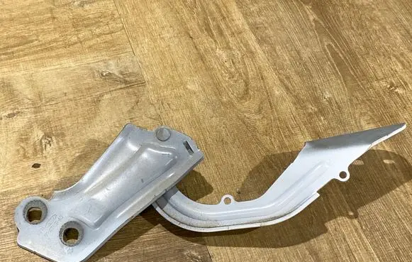 Ford Kuga II Engine bonnet/hood hinges BM51A16800AD BF56A