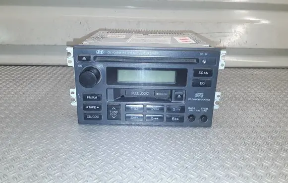 Hyundai Santa Fe Radio/CD/DVD/GPS head unit 9613026300SF
