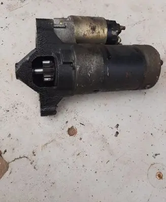 Peugeot 206 Starter motor M001T80381