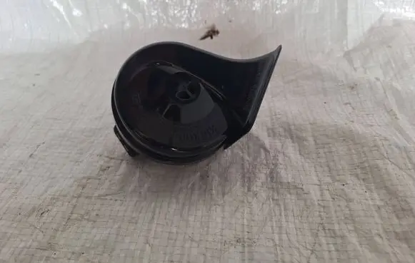 Audi A4 S4 B5 8D Horn signal 4B3951221