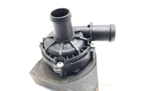 Skoda Kamiq Oil filter mounting bracket 2Q0965567