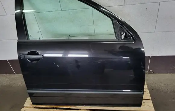 Skoda Fabia Mk1 (6Y) Front door 