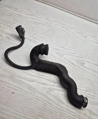 Volvo XC70 Breather/breather pipe/hose 30788009
