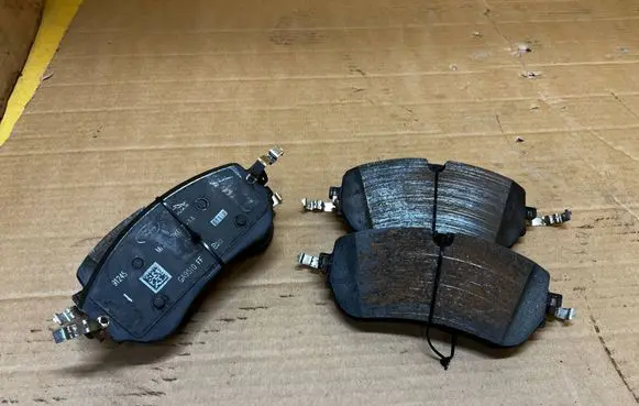 Land Rover Discovery Sport Brake pads (front) K8D22K021AA