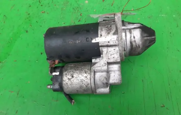 Opel Zafira A Starter motor