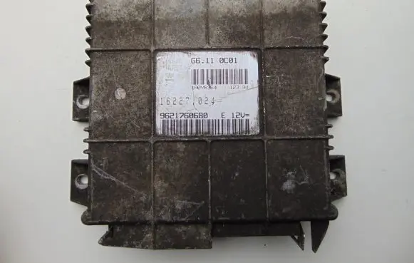 Peugeot 106 Engine control unit/module 9621760680