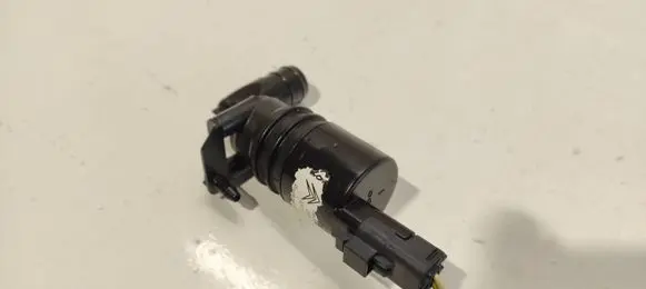 Citroen C6 Windscreen/windshield washer pump 008024