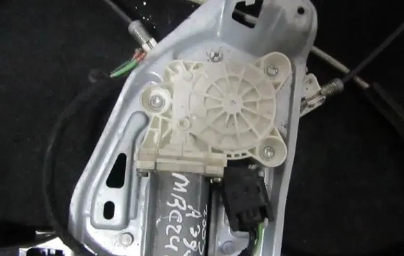 Mercedes-Benz C W203 Front door window regulator motor a2118201842 990596-100