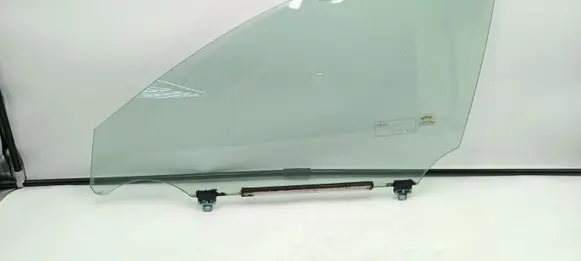 Lexus IS 220D-250-350 Front door window glass four-door 02025836