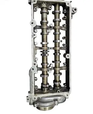 Volkswagen PASSAT B8 Camshaft 04L103308F