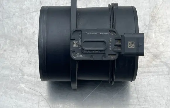 Mercedes-Benz Sprinter W907 W910 Mass air flow meter A6519050500