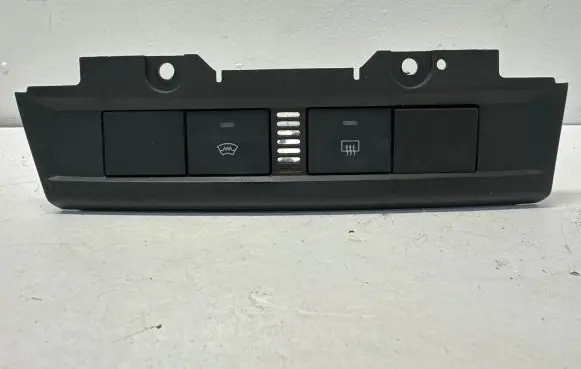 Ford Focus Windscreen/window heater switch 4M5113D734D