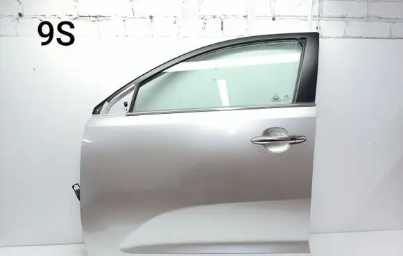 KIA Sportage Front door