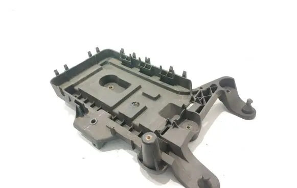 Volkswagen Golf V Battery tray 1K0915333C