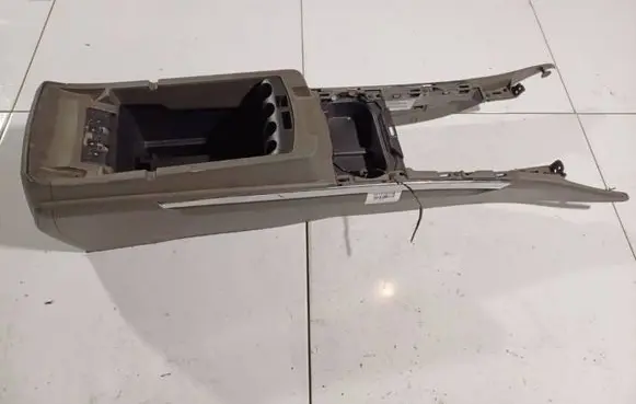 Chrysler 300 - 300C Center console 1162950DX9
