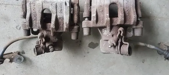 Rear brake caliper