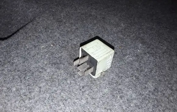 BMW 5 E39 Other relay 61368373700 8373700