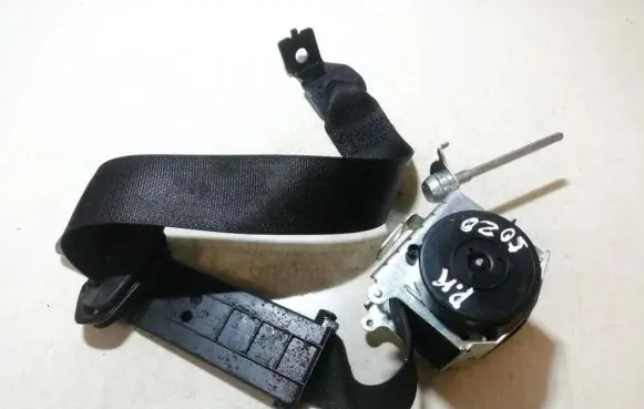 Opel Zafira B Front seatbelt 560834901e 100601