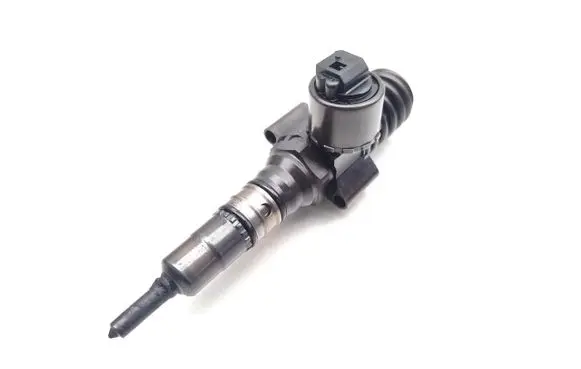 Volkswagen Golf V Fuel injector 0414720404