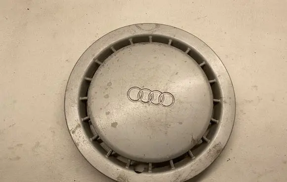 Audi 80 90 B3 R14 wheel hub/cap/trim 89360114