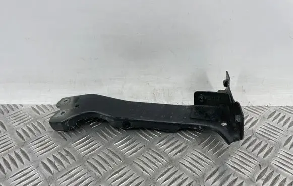 Audi A3 8Y Front bumper mounting bracket 8Y0821138 8V0821132 02S0775