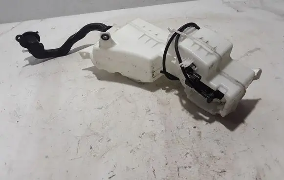 Volvo S60 Windshield washer fluid reservoir/tank 30747576