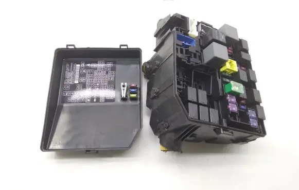 Mitsubishi Outlander Fuse module