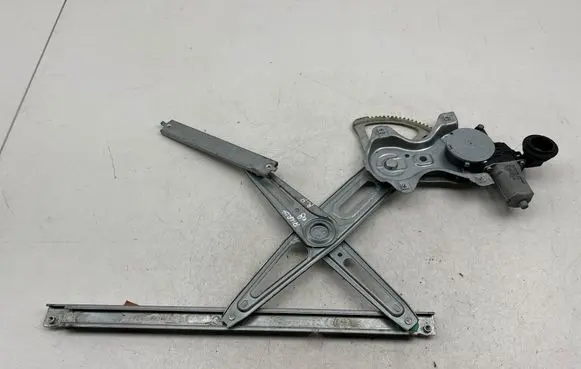 Toyota Auris 150 Front door electric window regulator 857100D100 AV2621002330