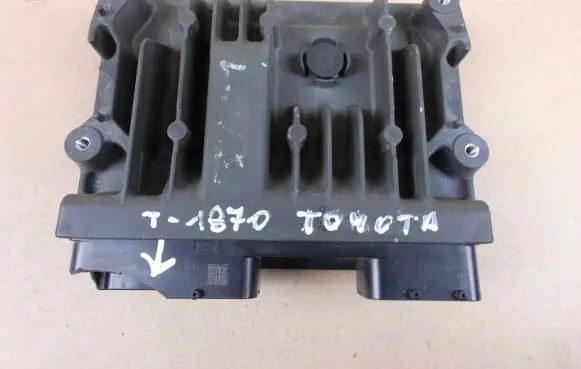 Toyota Camry VIII XV70 Engine control unit/module 8966133Y70