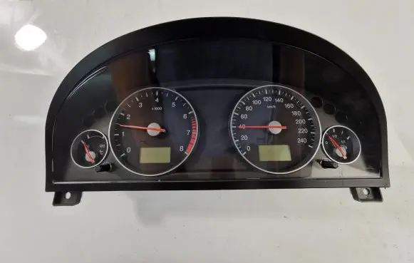 Ford Mondeo Mk III Speedometer (instrument cluster) 3S7F10841