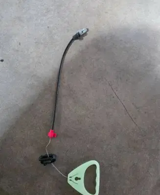 BMW 4 F32 F33 Fuel cap flap release cable 7238463
