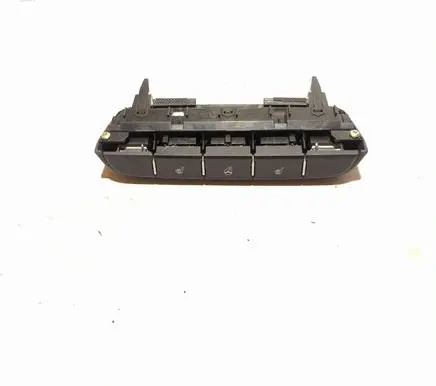 KIA Ceed Seat heating switch 93315J7010 40B2011800