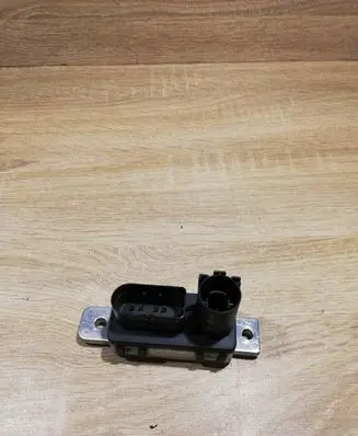 Volvo V60 Glow plug pre-heat relay 31459300 0281003154