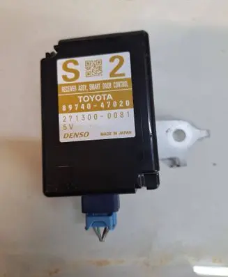 Toyota Prius (XW30) Keyless (KESSY) go control unit/module 8974047020 2713000081