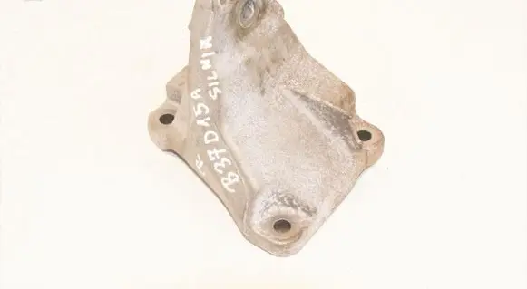BMW 1 F20 F21 Engine mounting bracket 6869618