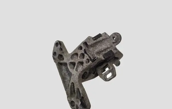 Peugeot 508 Engine mount bracket