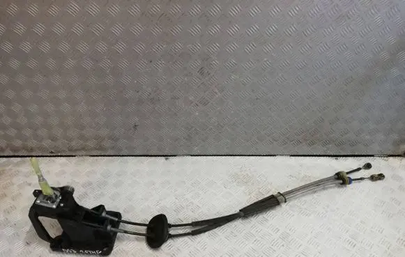 Citroen DS3 Gear shift cable bracket 