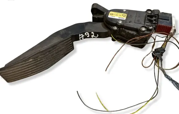 Opel Signum Accelerator throttle pedal 9186725