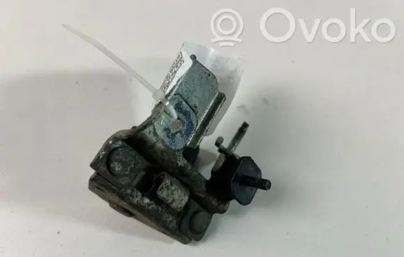 Nissan Juke I F15 Ignition-blocking relay 253400