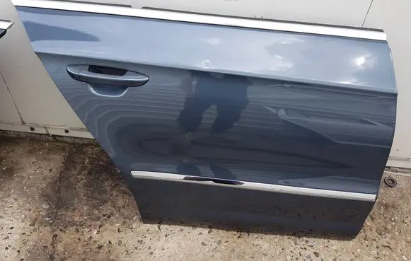 Volkswagen PASSAT CC Rear door 
